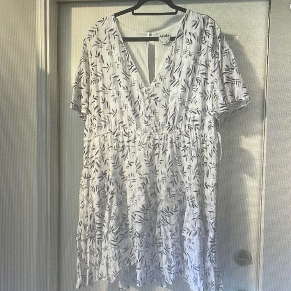 White and Black Leaf Print Dress